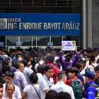 Cientos de personas realizaron filas previo a dar el examen en la Espol