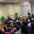 Los funcionarios, médicos y trabajadores del Hospital Vicente Corral Moscoso, en Cuenca, esperaban la llegada del presidente Daniel Noboa.