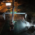 En el kilómetro 14.2 de vía a la costa se está levantando uno de los pasos peatonales del sector.