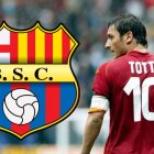 Francesco Totti viene a la Noche Amarilla 2025.