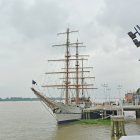 Hay proyectos para implementar la transportación fluvial sobre el río Guayas.