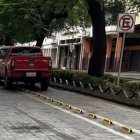 Usuarios de ciclovías reclaman porque varias de ellas están siendo invadidas.