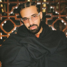 Drake, cuyo nombre real es Aubrey Drake Graham, es un rapero, cantante, compositor, actor y empresario canadiense.