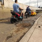 EL PUENTE A DESNIVEL DE QUEVEDO ES UNA OBRA QUE SE ESTA DETERIORANDO Y NO SE LA PUEDE INTERVENIR PORQUE EL CONTRATISTA COLOCO UNA ACCION DE PROTECCION. AG-EXGTERNOS