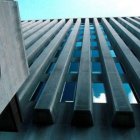 El organismo prevé mejorías para el 2025, no obstante advierte sobre los riesgos globales.