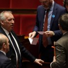 El primer ministro francés, Francois Bayrou, es visto después del voto de censura sobre su administración en la Asamblea Nacional en París, el 16 de enero de 2025.