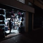 Crisis. En tiempo de los cortes de energía eléctrica, en el 2024, a los negocios se les desplomaron las ventas.