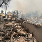 Foto cedida por Benjamín Domínguez Guevara donde se muestran las cenizas de la casa alquilada por la familia en Altadena, California (EE.UU.).