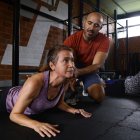 Emprender. Con un capital inicial y sus estudios en coaching ontológico se desafía en el mercado deportivo.