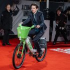 Timothee Chalamet en la premier  de A Complete Unknow.