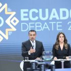 Fabricio Vela y Denisse Molina fueron los moderadores del debate.
