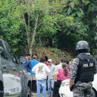 Los afectados dicen que la empresa "simuló" las disculpas públicas.