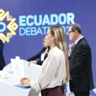 Casi una extranjera Andrea González Nader por no tener miedo a debatir.