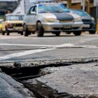 Arreglos serán por fisuras en las calles.