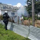 Los agentes realizan patrullajes y, cuando observan las quemas, obligan a apagar las llamas.