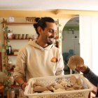 Producción. En la pandemia Vadim empezó cultivando hongo ostra. La semilla la compra.