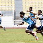 Emelec enfrenta a Manta en el estadio Reales Tamarindos, en Portoviejo.