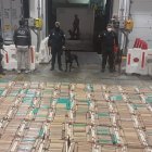 Más de 2 toneladas de droga fueron halladas en una carga de piñas en Posorja.