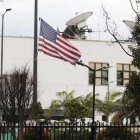 Fotografía de la embajada de los Estados Unidos este domingo en Bogotá (Colombia).