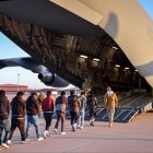 Polémica: La Casa Blanca publicó el pasado viernes fotografías de la tripulación de migrantes deportados en aviones procedentes de ese país. Estaban encadenados y esposados.