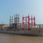 La barcaza Emre Bey de Karpowership fue la primera en arribar a Ecuador.