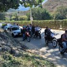 Docentes desplazados por la violencia en el Catatumbo regresan al Tarra este domingo, en Ocaña (Colombia).