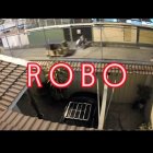 Una cámara de videovigilancia captó el momento del robo a una pareja en Los Almendros, sur de Guayaquil, la noche de este lunes 27 de enero.