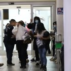 Migrantes deportados de EE. UU. llegan al aeropuerto José Joaquín de Olmedo en Guayaquil, donde fueron recibidos por brigadas del gobierno ecuatoriano.