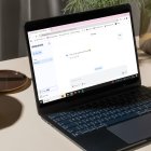 DeepSeek es un modelo de inteligencia artificial desarrollado en China que busca competir con ChatGPT y otras IAs avanzadas.