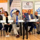 Representastes de gremios nacionales de transporte de carga pesada durante una rueda de prensa el 28 de enero.