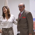 El consejero Eduardo Franco Loor junto a la nueva vicepresidenta del CPCCS, Yadira Saltos.