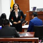 Verónica Abad, vicepresidenta de Ecuador, presentó una acción de protección contra los decretos ejecutivos del presidente Daniel Noboa, que fue finalmente rechazada por el Tribunal.