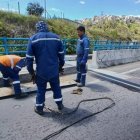 Trabajadores de la Empresa de Obras Públicas removieron las láminas metálicas y arreglaron ese tramo de la av. Simón Bolívar.
