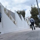 Por pedido de los padres de familia, el nuevo muro empezó a edificarse en octubre del año pasado.