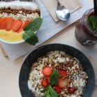 Alimentación. Los especialistas recomiendan una dieta balanceada con vegetales, frutas y cereales.