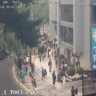 En las avenidas De Los Shyris y Eloy Alfaro, las personas evacuaron los edificios durante el fuerte temblor registrado en Quito este 31 de enero.