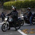 Controles. Exceder el número de pasajeros permitidos moto conlleva una multa del 15% de un salario básico.