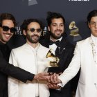 Rawayana, ganadores del premio al Mejor Álbum Latino de Rock o Alternativo.