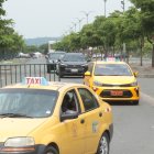 Actualidad.  Con rejas móviles color verde o con conos se encuentran cerrados los parqueos. Se espera la instalación de tecnología para el ingreso.