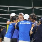 El equipo tricolor en pleno festejó eufórico el tercer y definitivo punto de la serie que les dio la victoria.