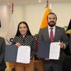 Diana Atamaint, presidenta del CNE, firmó un acuerdo con Patricio Maldonado, titular de la AME.