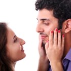 ¿Cómo procesan los hombres los piropos? Exploramos el impacto de los halagos en su autoestima, confianza y validación emocional