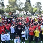 Los seguidores de Cristiano Ronaldo llegaron con camisetas y carteles.