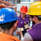 Instante en el que personal de Arcsa detectó el producto adulterado.