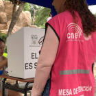 Después de las 15:00, más de la mitad de votantes ha acudido a las urnas, en las Elecciones Ecuador 2025.