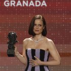 La actriz Aitana Sánchez Gijón, Goya de Honor, durante la gala de la 39 edición de los Premios Goya de la Academia de Cine que se celebró este sábado en el Palacio de Congresos y Exposiciones de Granada.