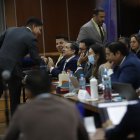 Interrogatorio a los involucrados en el caso Purga, con la presencia de los abogados defensores y el fiscal general subrogante, Wilson Toainga.