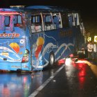 Un bus de la cooperativa Posorja se accidentó en el kilómetro 35 de la vía a la costa.