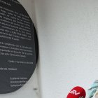 La jueza Nubia Vera acudió al Ministerio de Trabajo para verificar que se colocó la placa con disculpas públicas, como parte de la sentencia a favor de Verónica Abad.