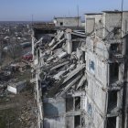 Orikhiv (Ukraine), 12/02/2025.- Damaged buildings in Orikhiv, Zaporizhzhia region, Eastern Ukraine, 12 February 2025. The city, located about 10 kilometers from the frontline, is shelled on a daily basis with guided aerial bombs and FPV drone hunts, according to the Southern Defense Forces spokesperson. Less than 1,500 people currently live in Orikhiv, compared to its original population of 15,000 before Russia launched its full-scale invasion of Ukraine in 2022. (Rusia, Ucrania) EFE/EPA/OLEG MOVCHANIUK